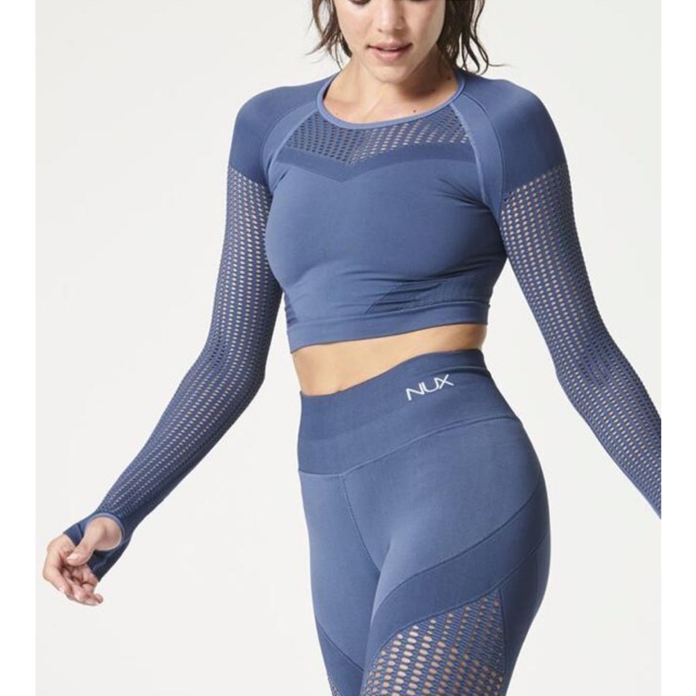 NUX 3 Cropped knit athletic top sweaters